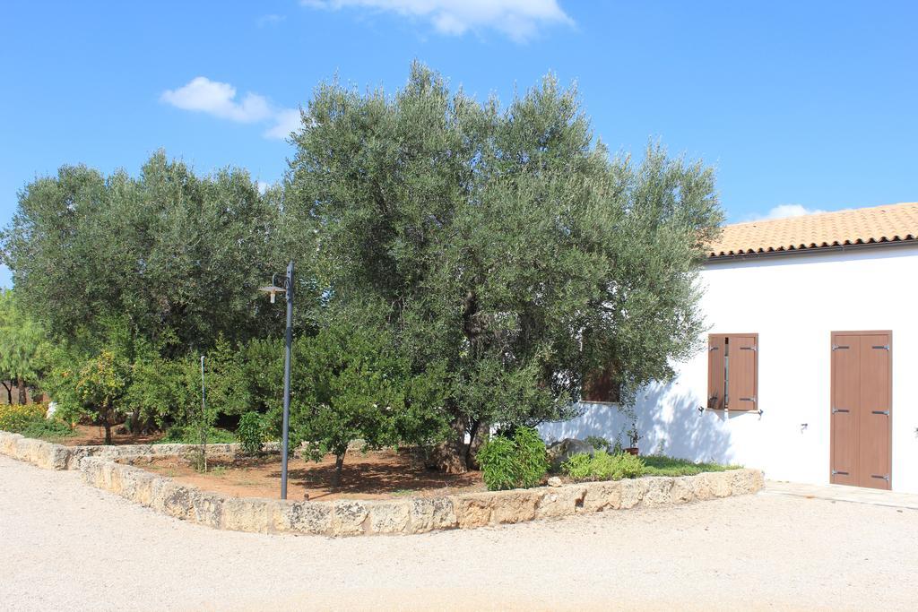 Azienda Agrituristica Masseria La Verna Patu Exterior photo